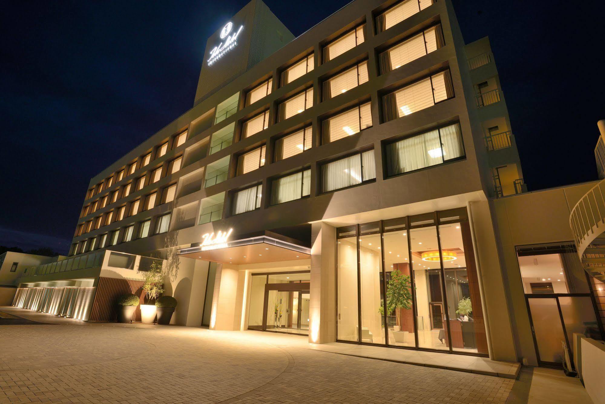 Toba International Hotel Exterior photo